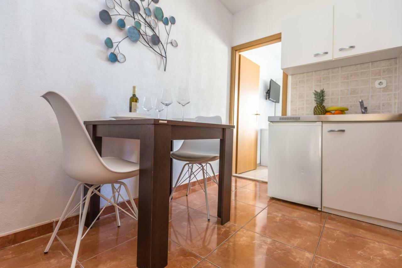 מאקרסקה Apartments Lana מראה חיצוני תמונה